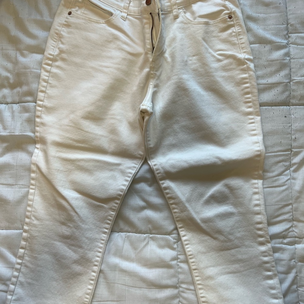 Old Navy Women's Cream Straight-Leg Jeans Capris size 12 $10